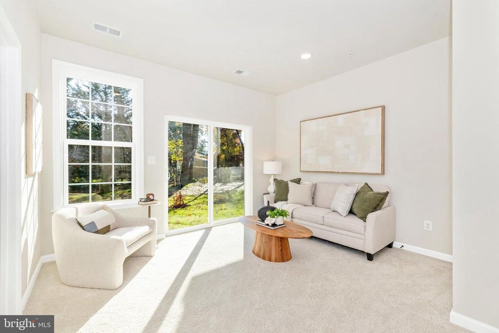 Image 3 of property listing at 306G BAUGHMANS LN, Frederick, MD 21702