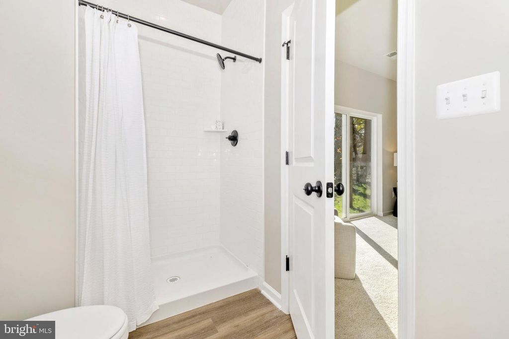 Image 5 of property listing at 306G BAUGHMANS LN, Frederick, MD 21702