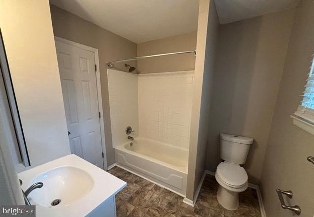 115 BANWELL LN, Mount Laurel, NJ 08054