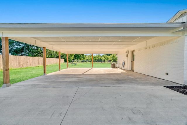 670 County Road 44050, Powderly, TX 75473