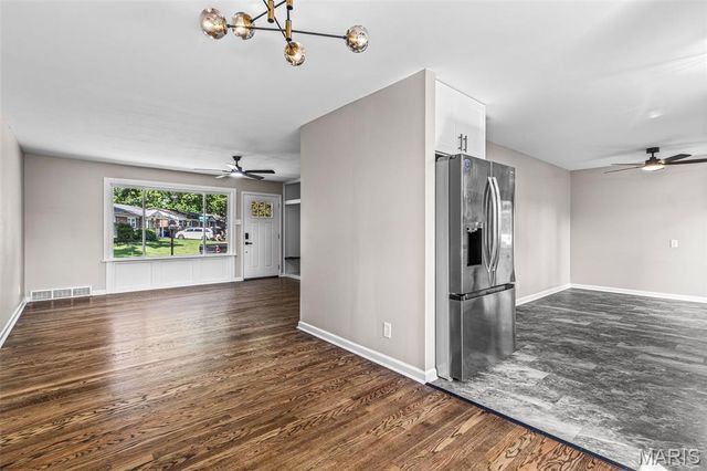 9200 Papoose Drive, St Louis, MO 63123