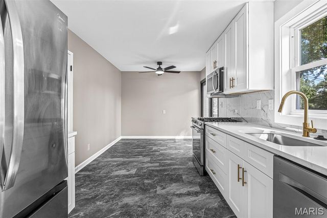9200 Papoose Drive, St Louis, MO 63123