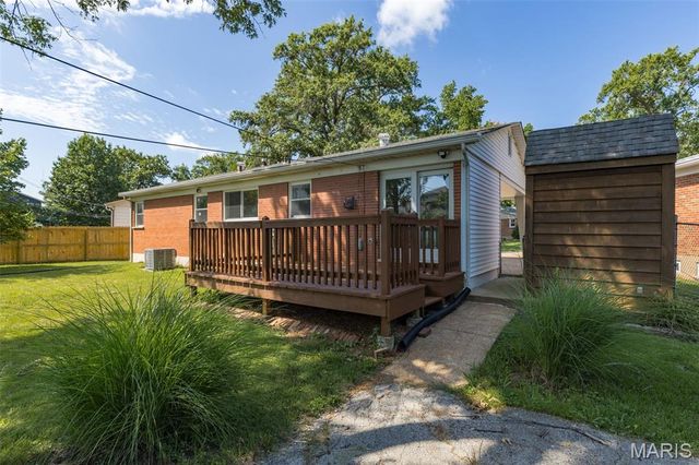 9200 Papoose Drive, St Louis, MO 63123