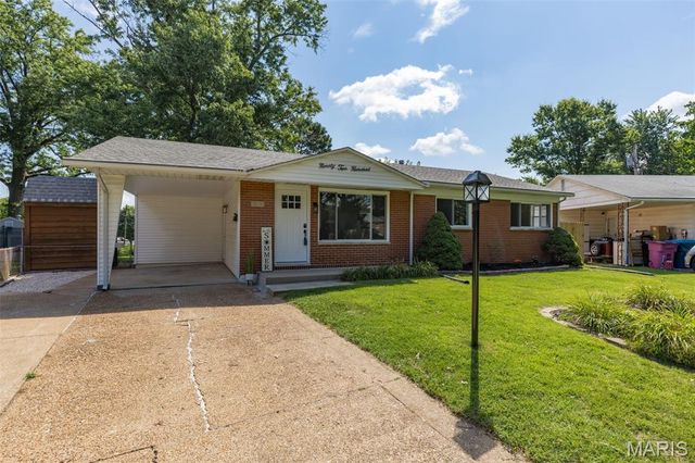 9200 Papoose Drive, St Louis, MO 63123