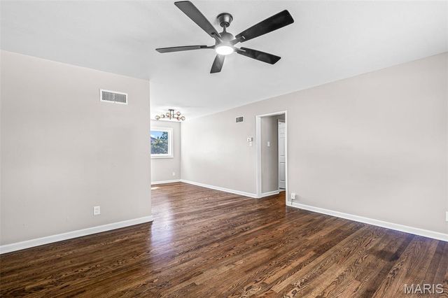 9200 Papoose Drive, St Louis, MO 63123