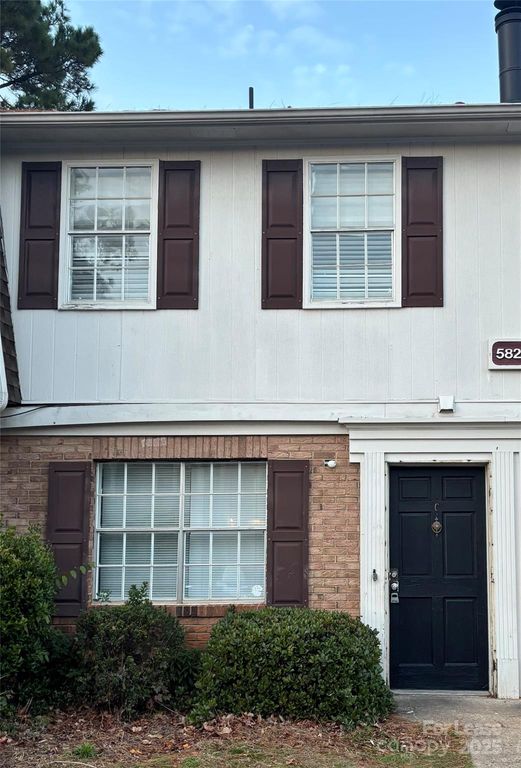 5823 Hunting Ridge Lane, Charlotte, NC 28212