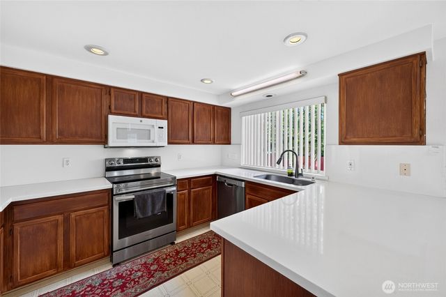 10124 SE 242nd Place, Kent, WA 98030
