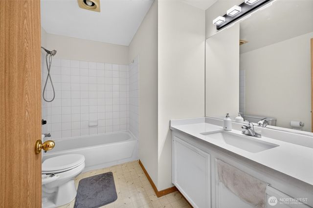 10124 SE 242nd Place, Kent, WA 98030