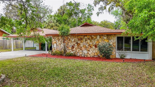 12 SPRING LAKE WAY, Ocala, FL 34472