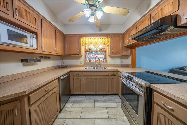 12 SPRING LAKE WAY, Ocala, FL 34472