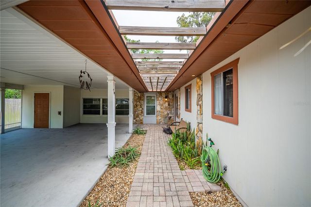 12 SPRING LAKE WAY, Ocala, FL 34472