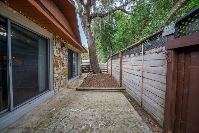 12 SPRING LAKE WAY, Ocala, FL 34472