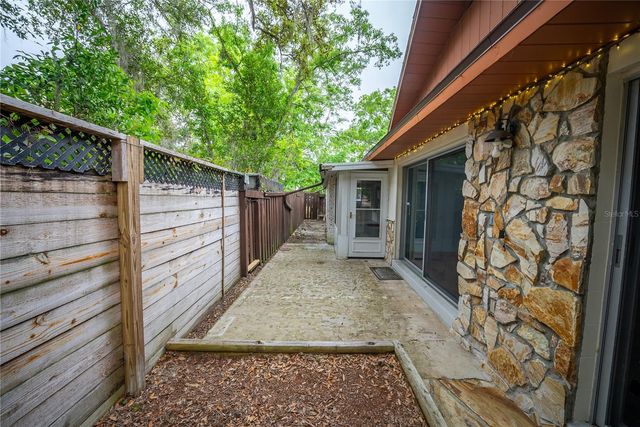 12 SPRING LAKE WAY, Ocala, FL 34472