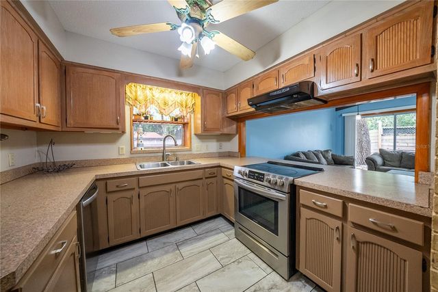 12 SPRING LAKE WAY, Ocala, FL 34472