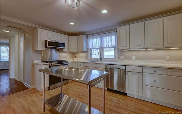 22 Usher Street, Milford, CT 06460