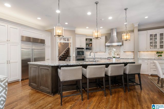 1748 VESTWOOD HILLS DRIVE, Vestavia Hills, AL 35216