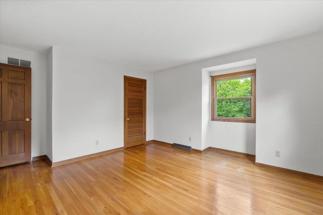 17645 Wexford COURT, Brookfield, WI 53045