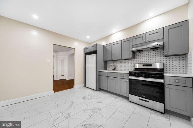 274 AVON RD, Upper Darby, PA 19082