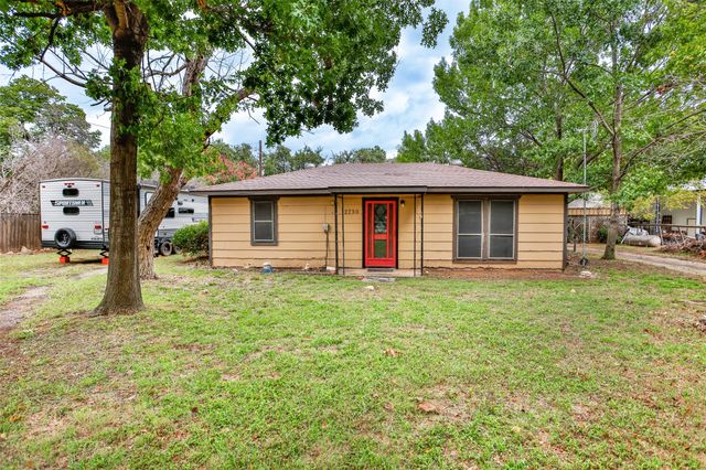 2730 Maverick Lane, Aubrey, TX 76227