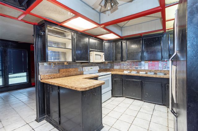 2730 Maverick Lane, Aubrey, TX 76227