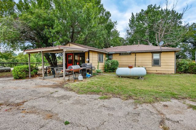 2730 Maverick Lane, Aubrey, TX 76227