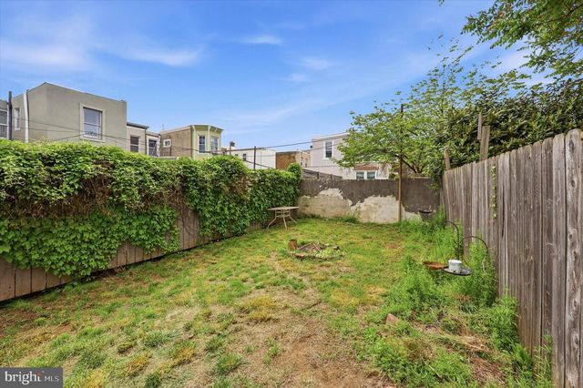2442 E GORDON ST, Philadelphia, PA 19125