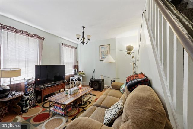 2442 E GORDON ST, Philadelphia, PA 19125