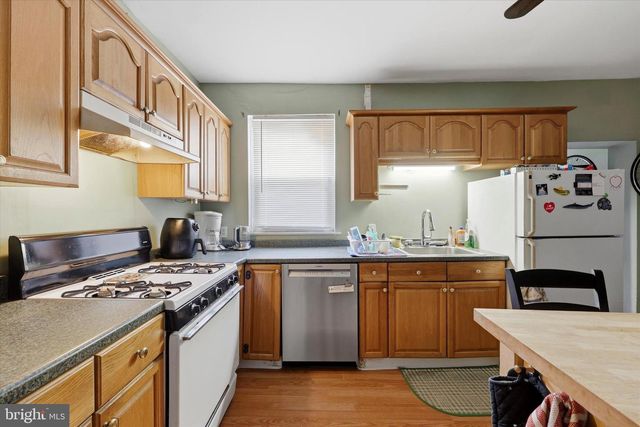 2442 E GORDON ST, Philadelphia, PA 19125