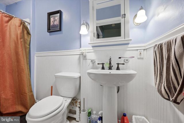 2442 E GORDON ST, Philadelphia, PA 19125