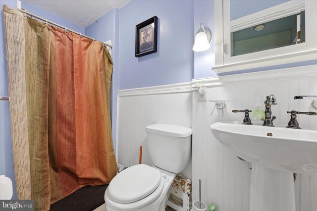 2442 E GORDON ST, Philadelphia, PA 19125