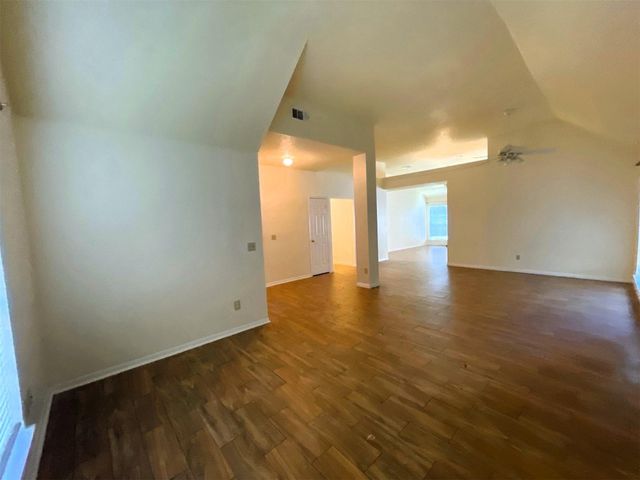 107 S Village Knoll Circle, The Woodlands, TX 77381