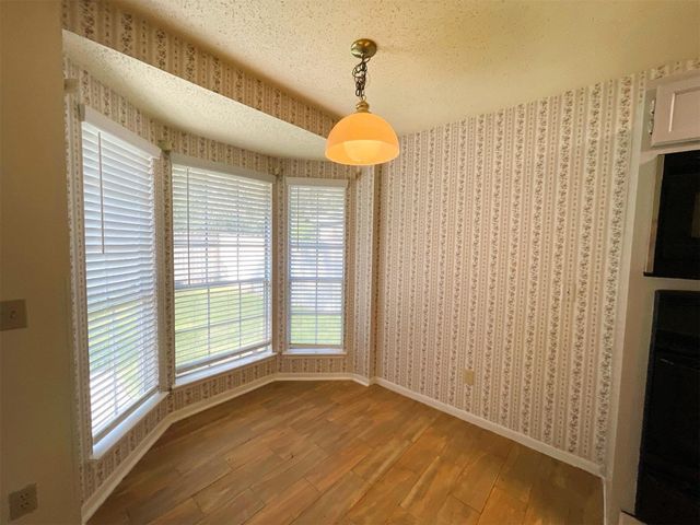 107 S Village Knoll Circle, The Woodlands, TX 77381