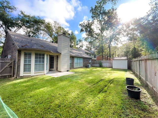 107 S Village Knoll Circle, The Woodlands, TX 77381