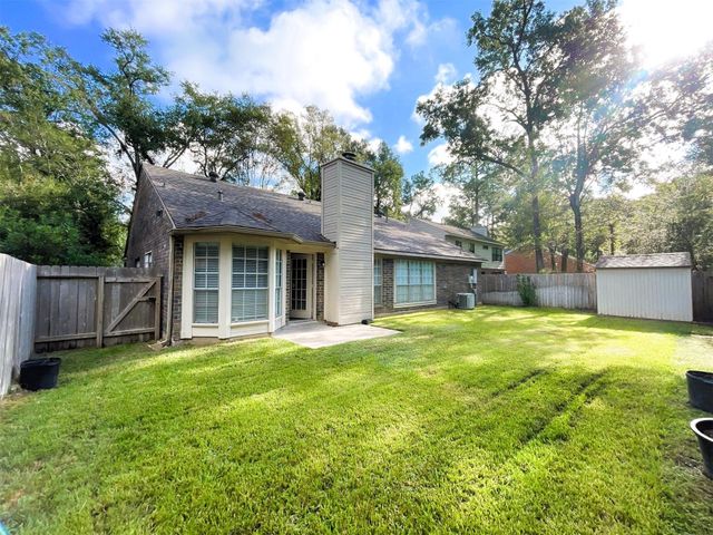 107 S Village Knoll Circle, The Woodlands, TX 77381
