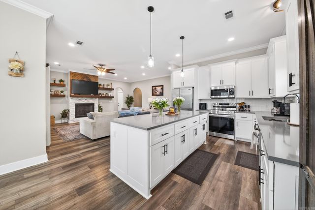 1590 Alamosa Drive, Cabot, AR 72023