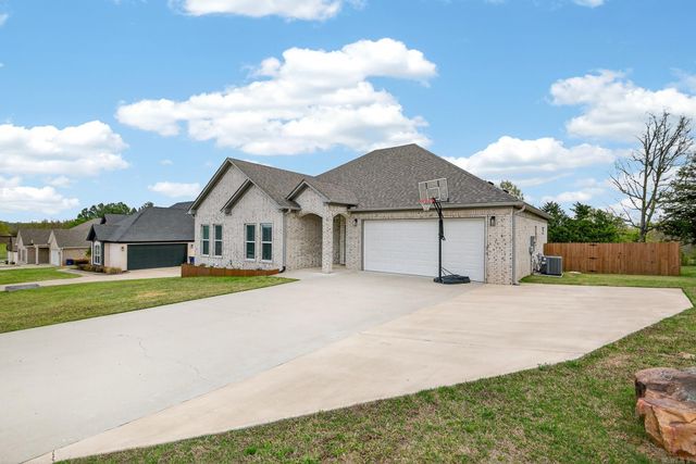 1590 Alamosa Drive, Cabot, AR 72023