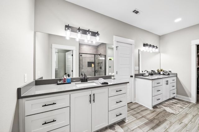 1590 Alamosa Drive, Cabot, AR 72023