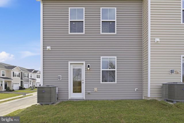 100 POMO LN, Winchester, VA 22602