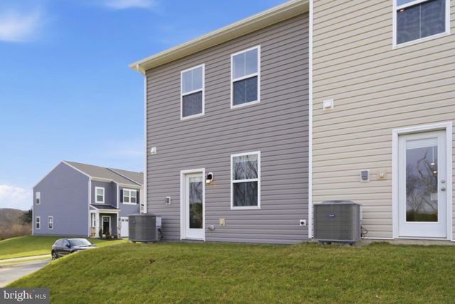 100 POMO LN, Winchester, VA 22602