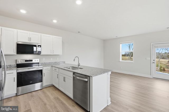 100 POMO LN, Winchester, VA 22602