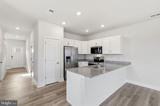 100 POMO LN, Winchester, VA 22602