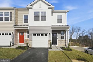 100 POMO LN, Winchester, VA 22602