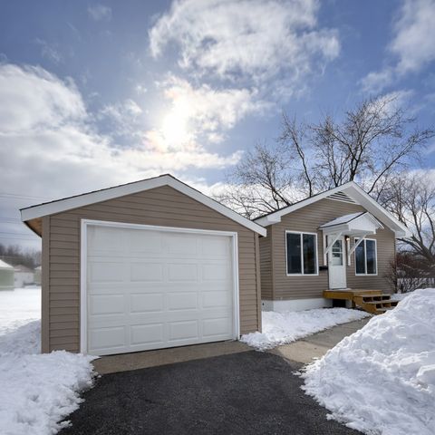 402 Kent Road, Hoyt Lakes, MN 55750