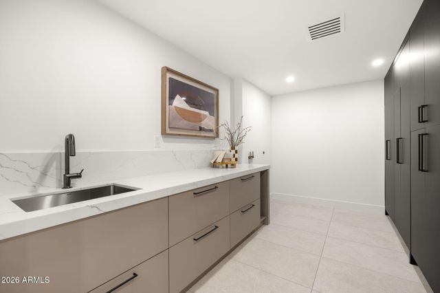 3500 E LINCOLN Drive 26, Phoenix, AZ 85018