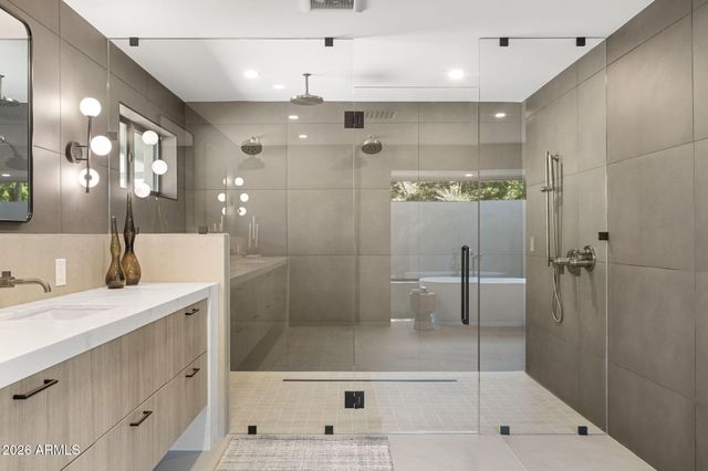 3500 E LINCOLN Drive 26, Phoenix, AZ 85018