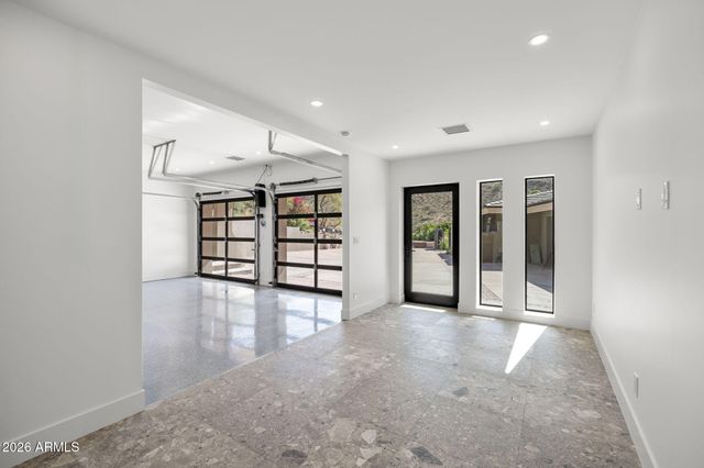 3500 E LINCOLN Drive 26, Phoenix, AZ 85018