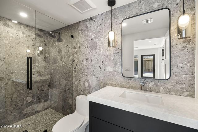 3500 E LINCOLN Drive 26, Phoenix, AZ 85018