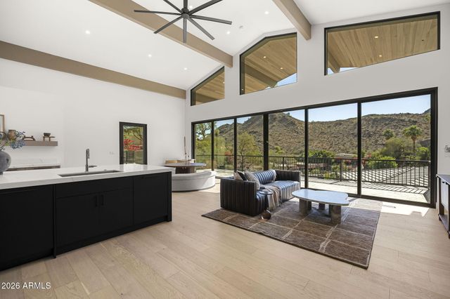 3500 E LINCOLN Drive 26, Phoenix, AZ 85018