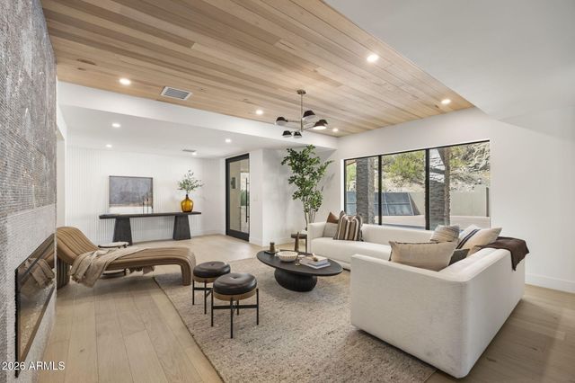 3500 E LINCOLN Drive 26, Phoenix, AZ 85018