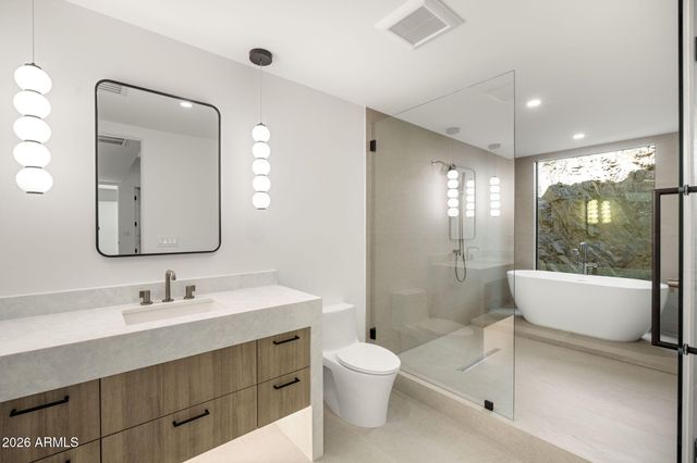 3500 E LINCOLN Drive 26, Phoenix, AZ 85018
